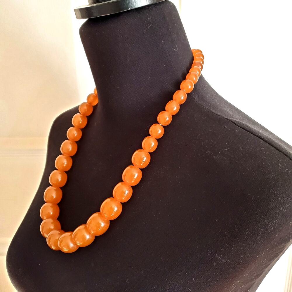 Retro Acrylic Necklace Orange Graduated Beaded Chunky Statement Barrel Clasp Vtg - Picture 2 of 9